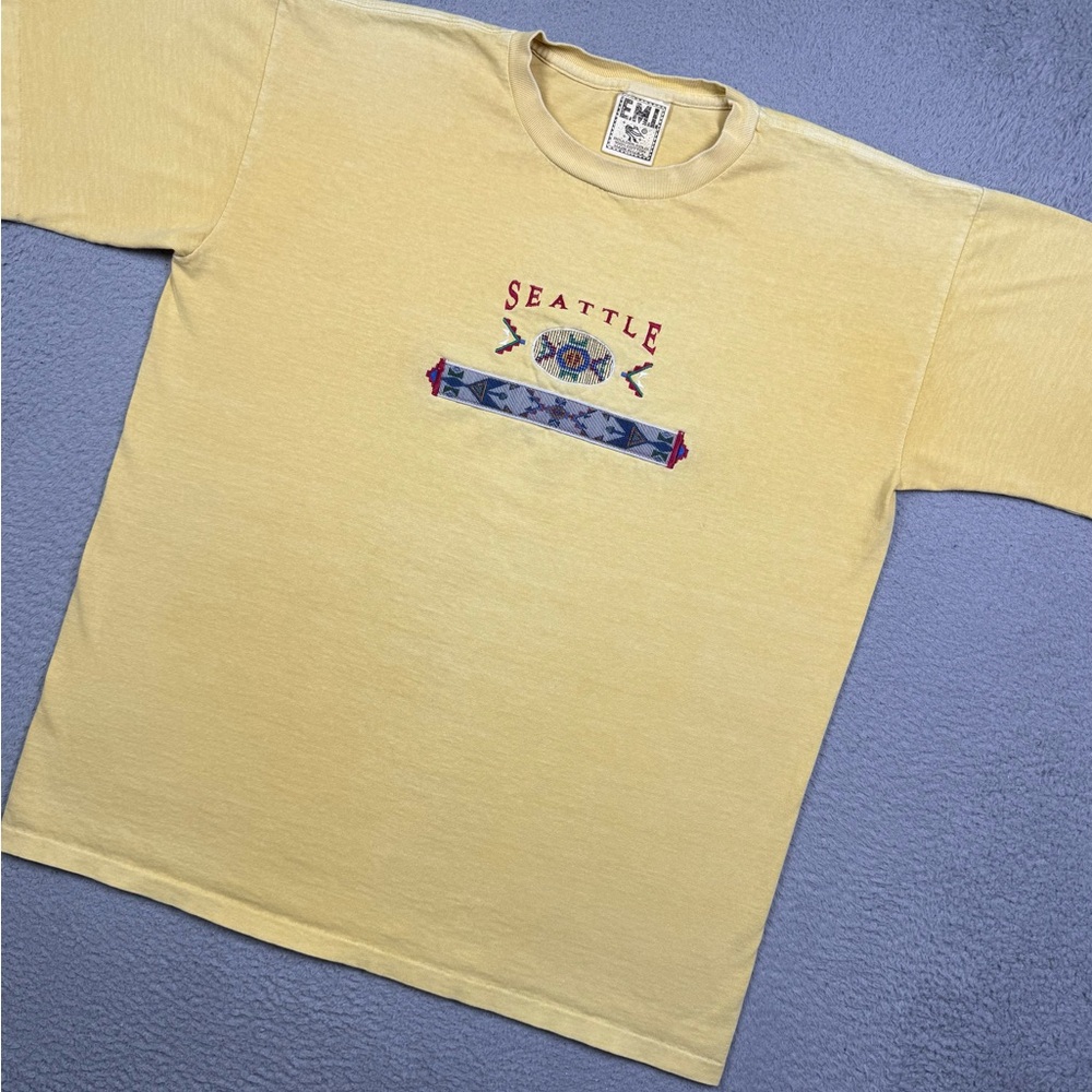 Vintage‎ 90s Seattle embroidered T-shirt